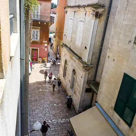 Lara Appartement *