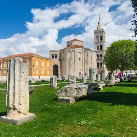Lara * Zadar