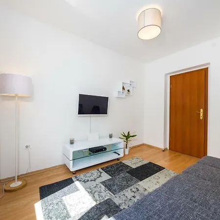 Lara Apartment