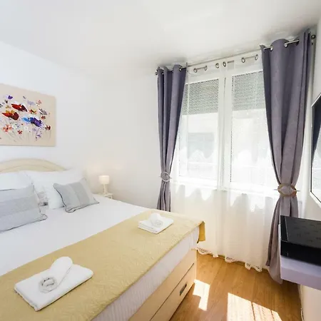 Apartment Lara