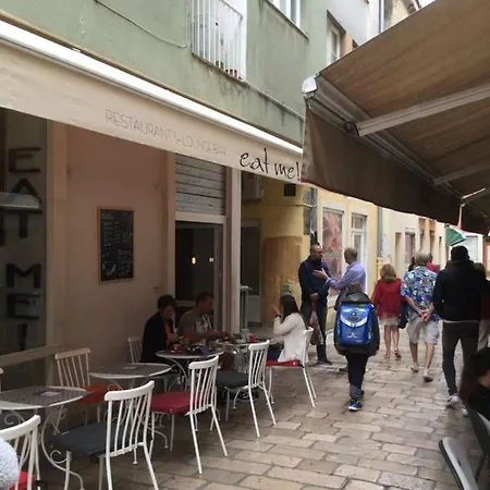 Lara * Zadar